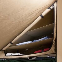 Armoire suspendue au-dessus du lit dans le ScoutDog